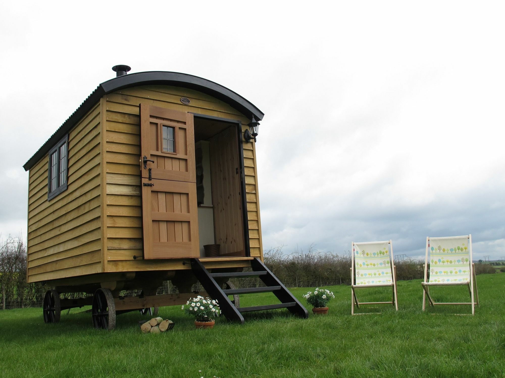 Marshwood Farm B&B And Shepherds Hut Dinton  Екстериор снимка